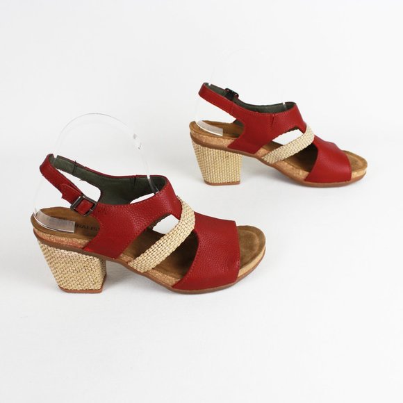 El Naturalista Red Ivory Chunky Heel Leather Sandals - Picture 15 of 15